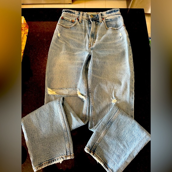 Curve Love - Abercrombie Ultra High Rise 90s Straight Leg Jeans - Picture 4 of 4
